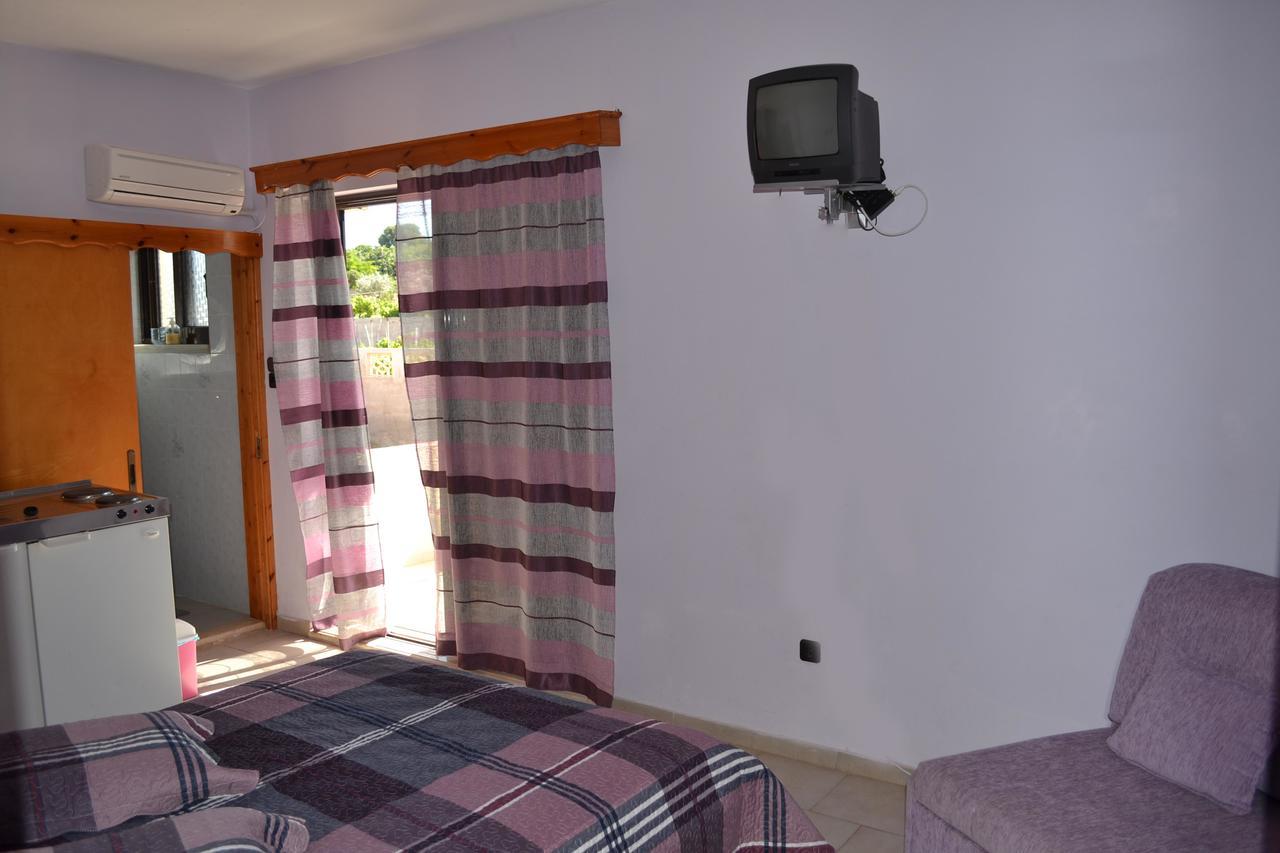 Apartment Noufaro Studios Karfas