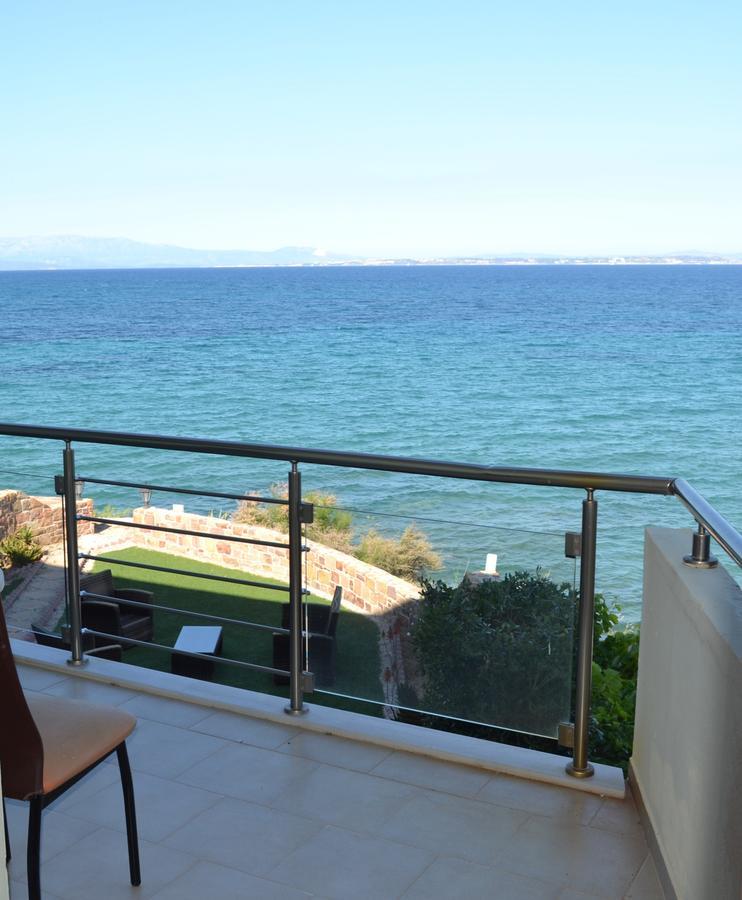 Noufaro Studios * Karfas